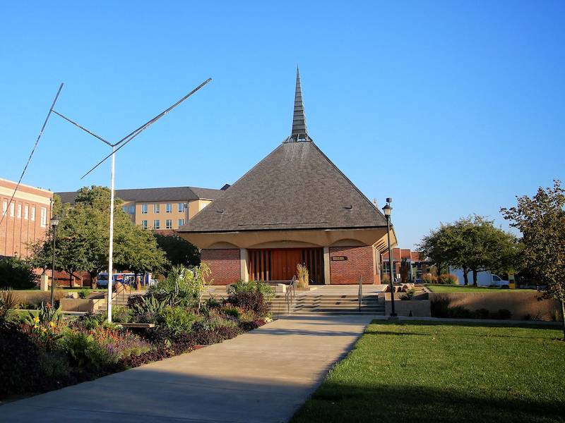 Photo of Grace Memorial Chapel.