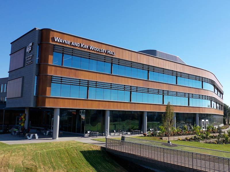 Photo of Woolsey Hall.