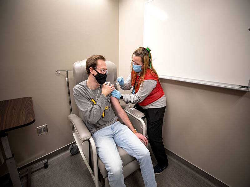 Student getting vaccine