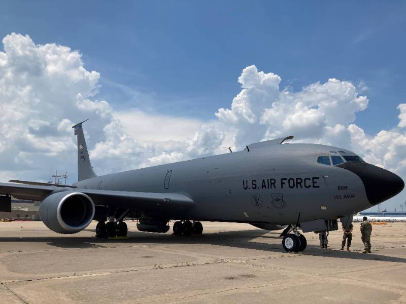 KC135