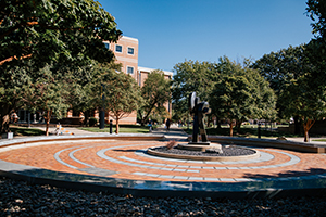 Plaza of Heroines