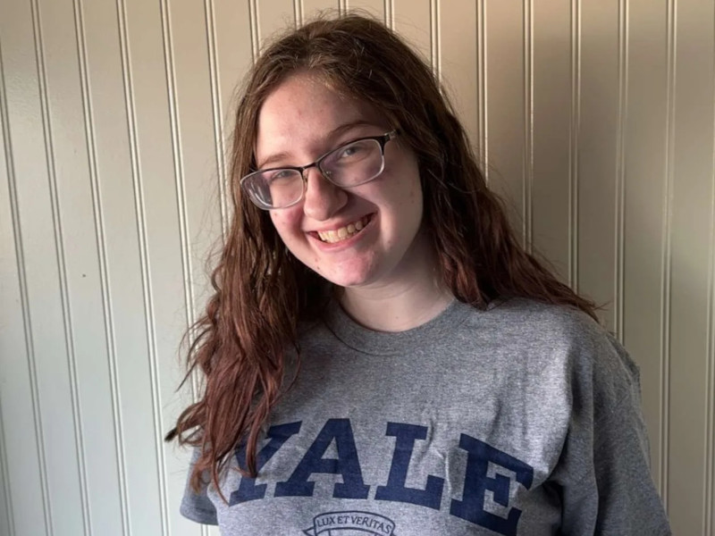 Photo of Hannah Holliday in her Yale University T-shirt.