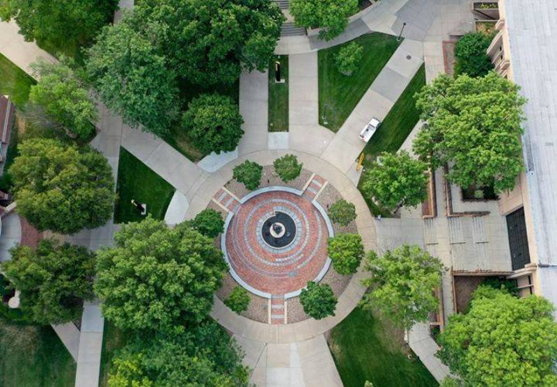 Plaza of Heroines
