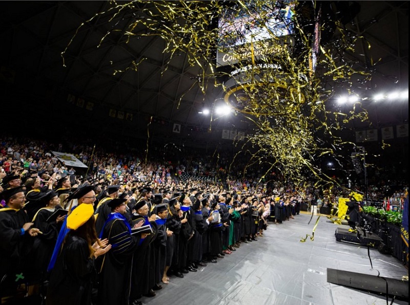 Fall commencement volunteers 2019