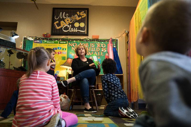 teacher teaching students