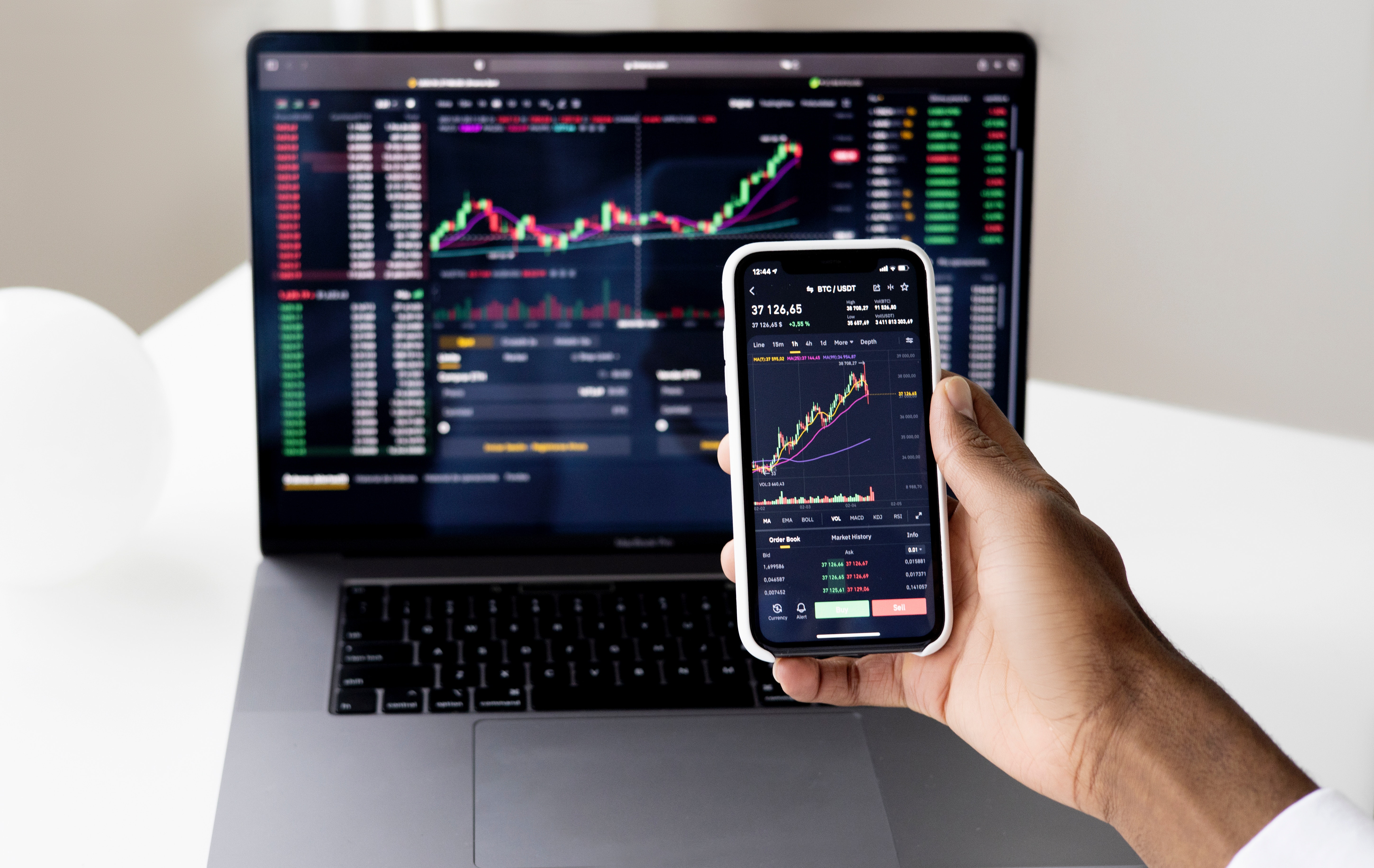 Student Managing Investments