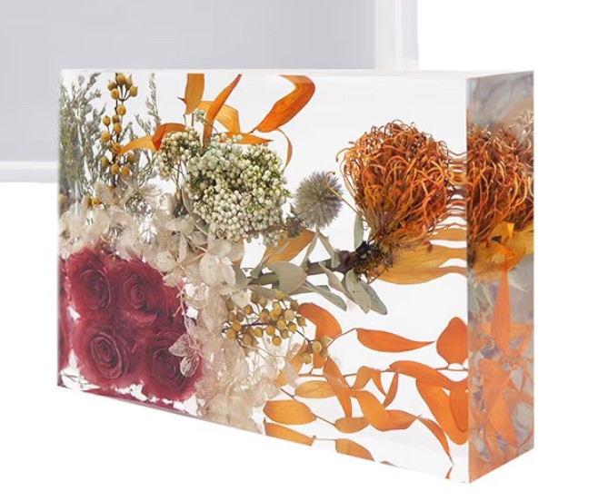 resin block with flowers