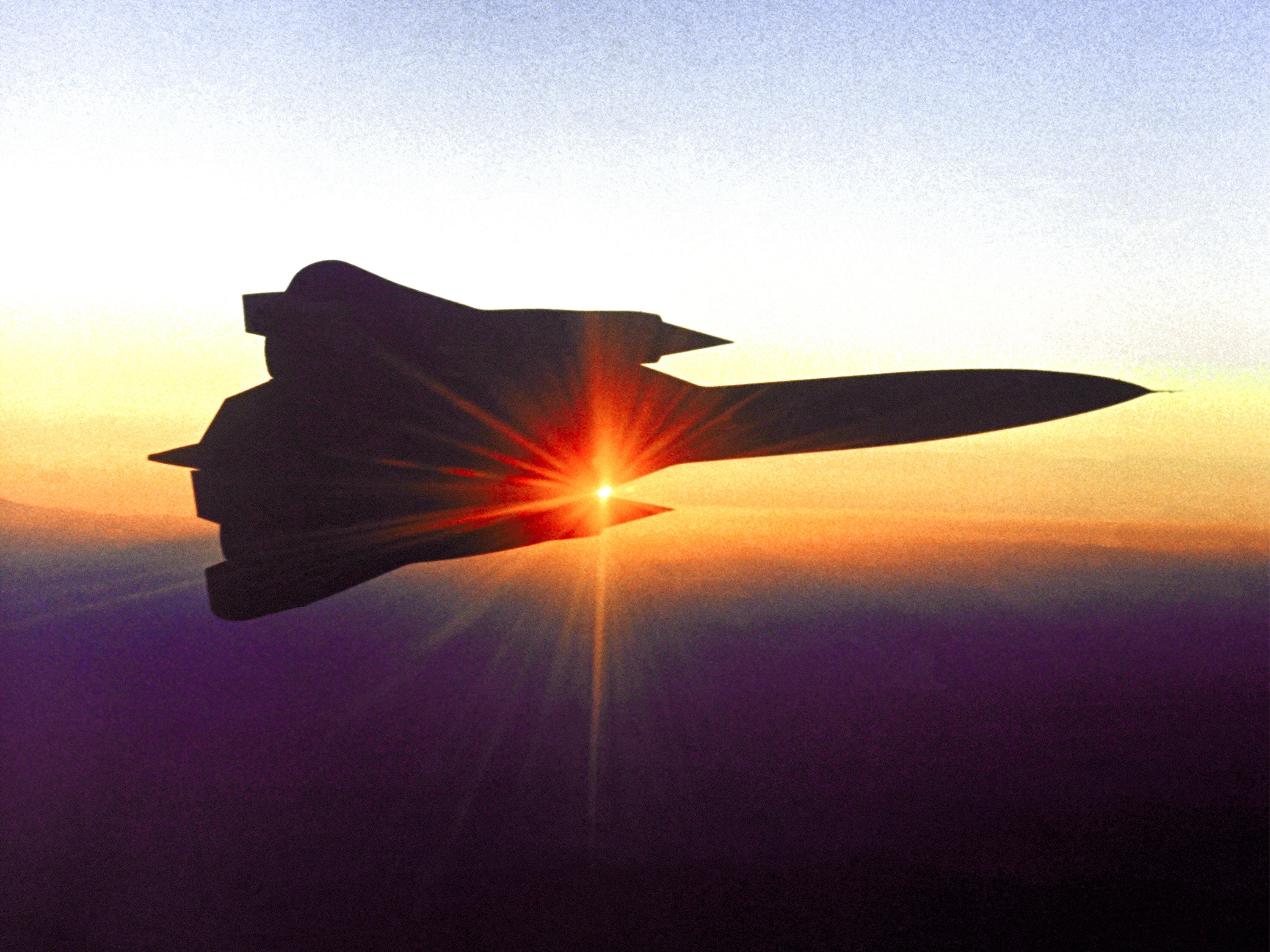 Photo of an SR-71 in flight. 