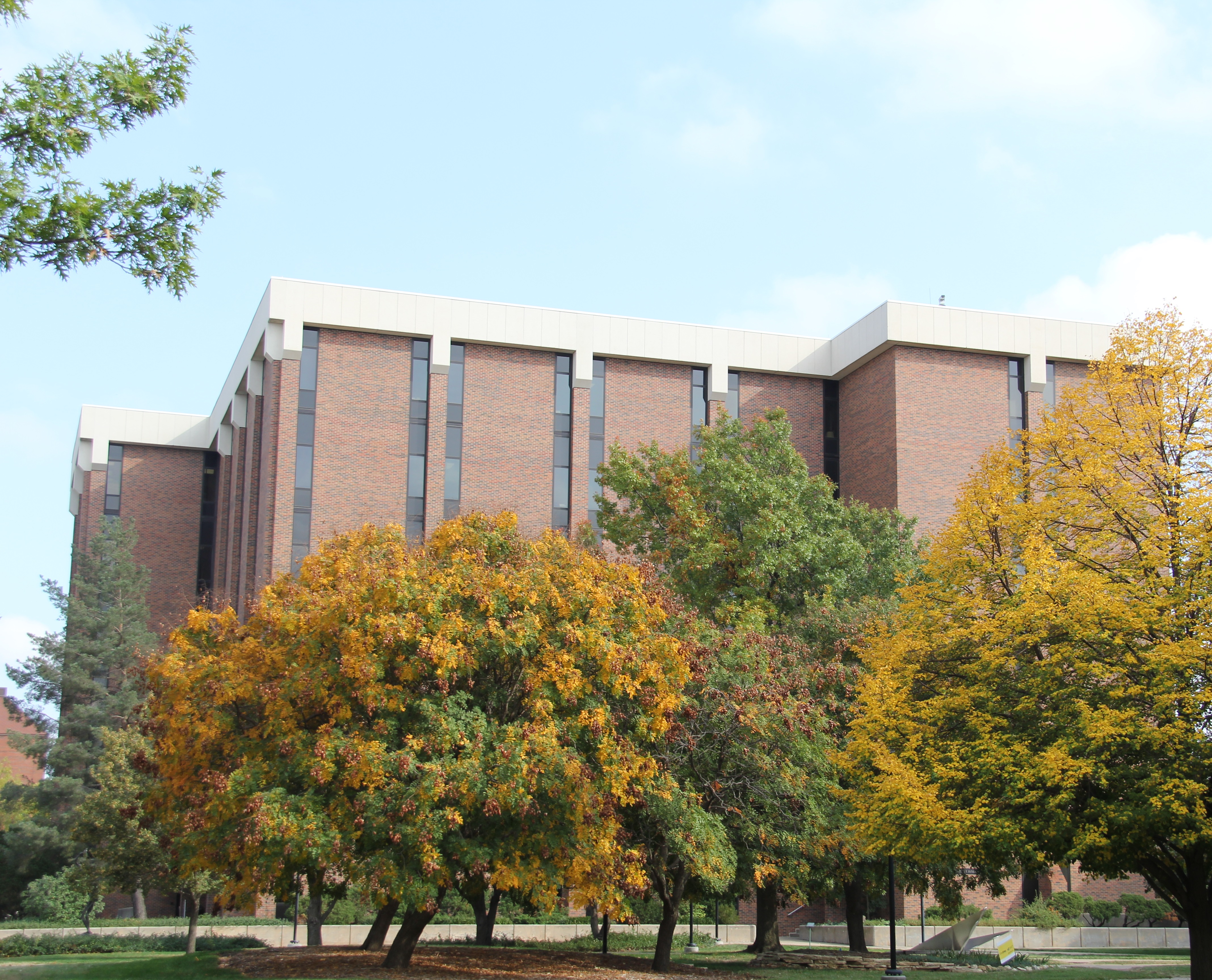 Lindquist Hall 