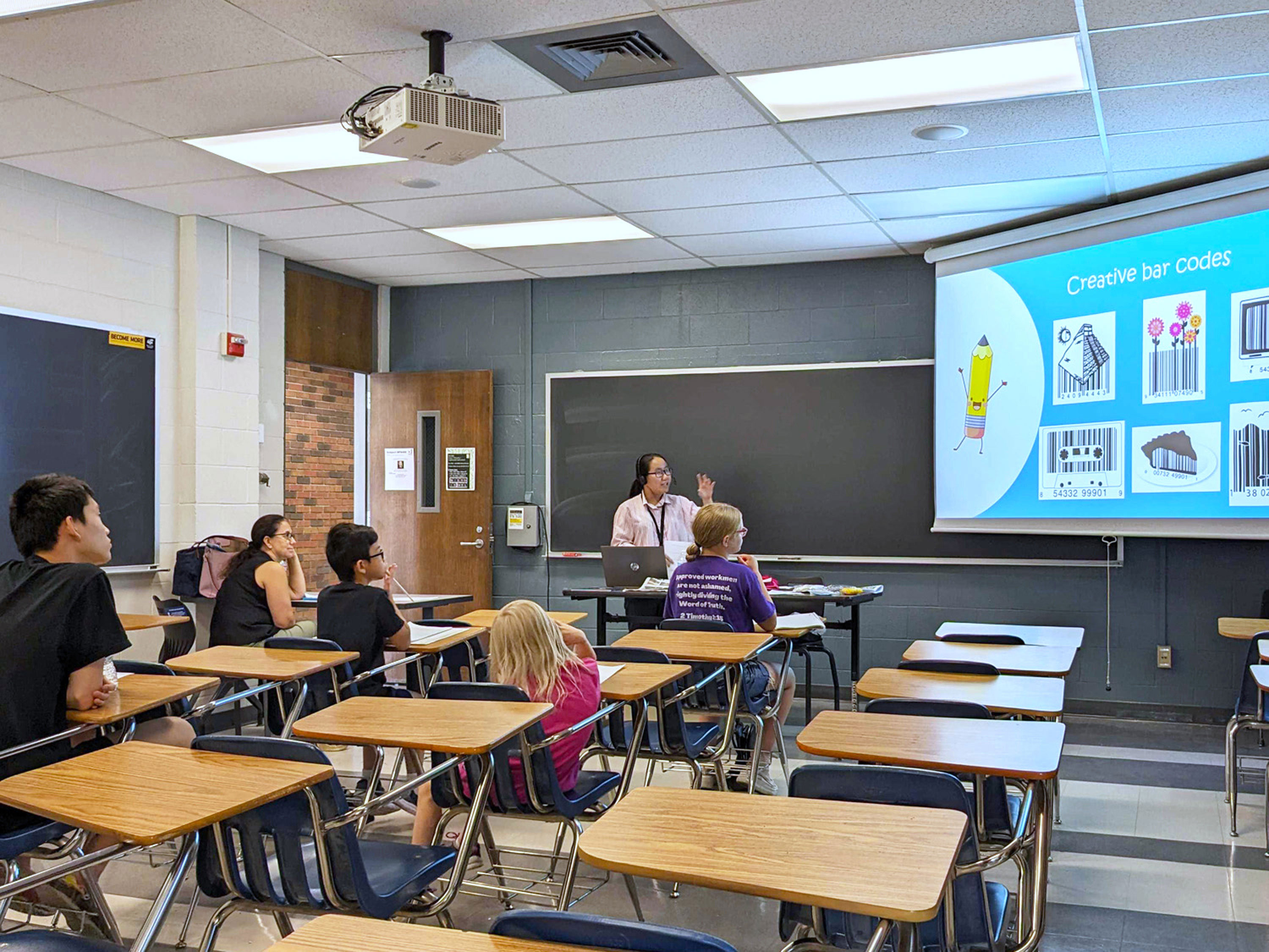Dr. Mai Dao hosts a Math Circle session