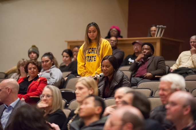 Audience member asking Hall of Fame panel a question