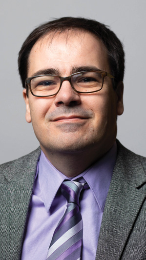 Photo of Enrique Navarro.