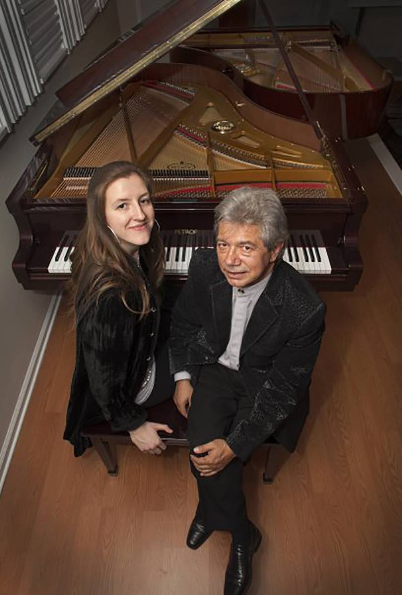 Duo PETROF at piano
