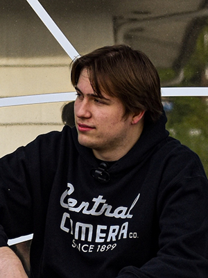 Evan Davidson headshot.