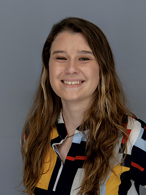 Macie Shroeder headshot.