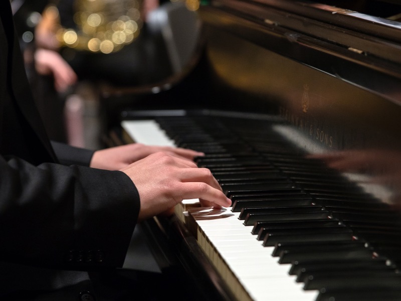 Piano player