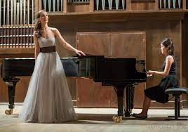 Vocal and piano performers
