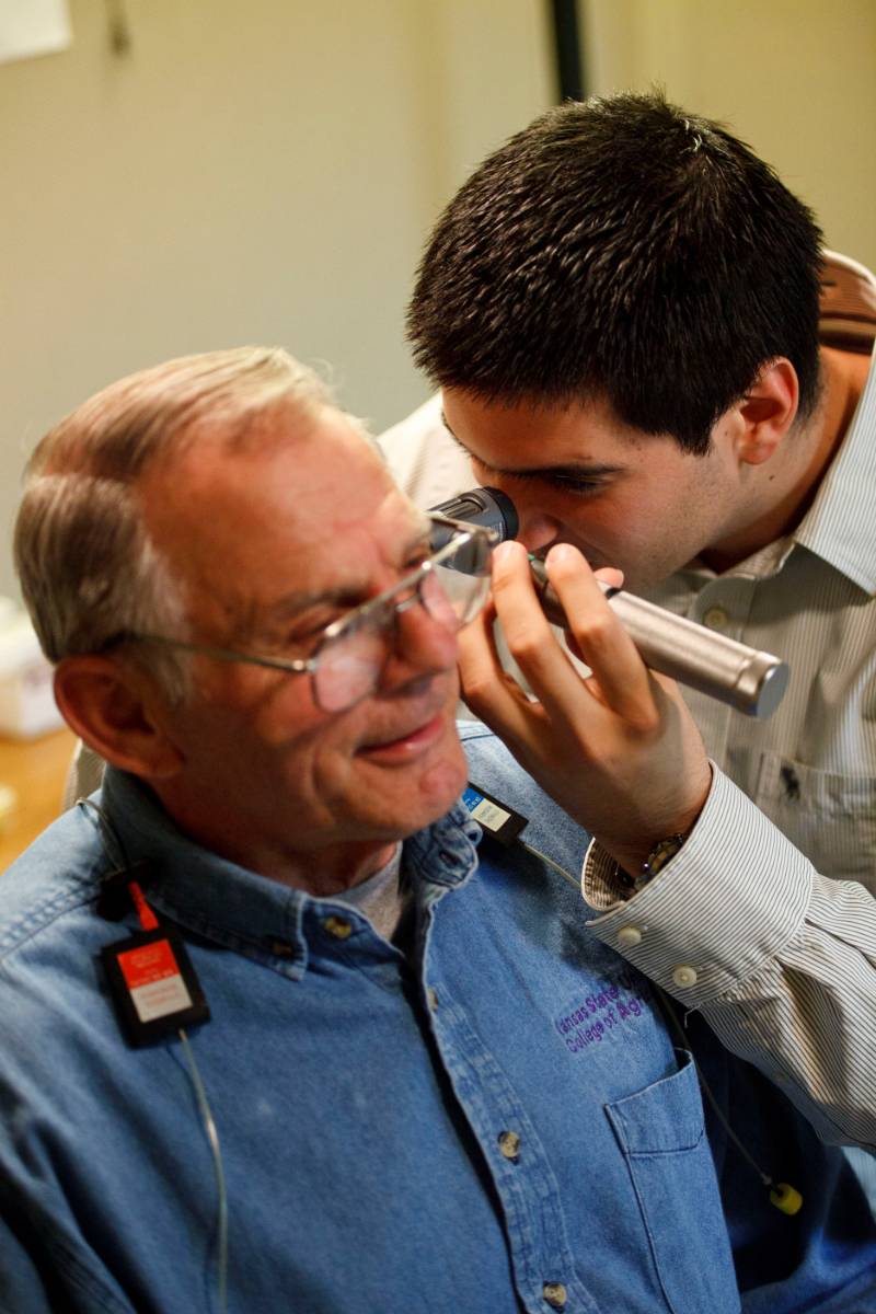 audiology-student-patient