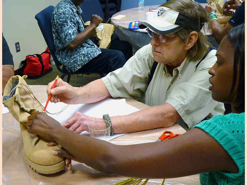 Social work students work with homeless and formerly homeless veterans.