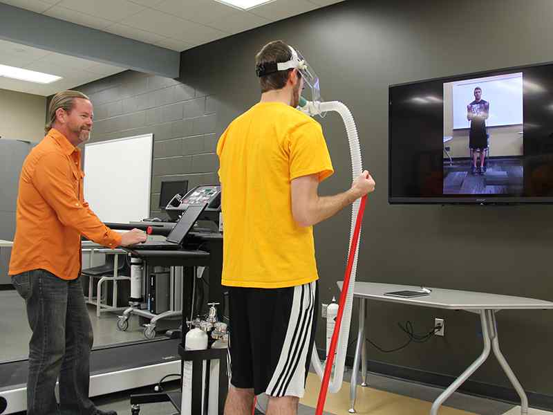 Exercise Science student performing a test in the Human Performance lab.