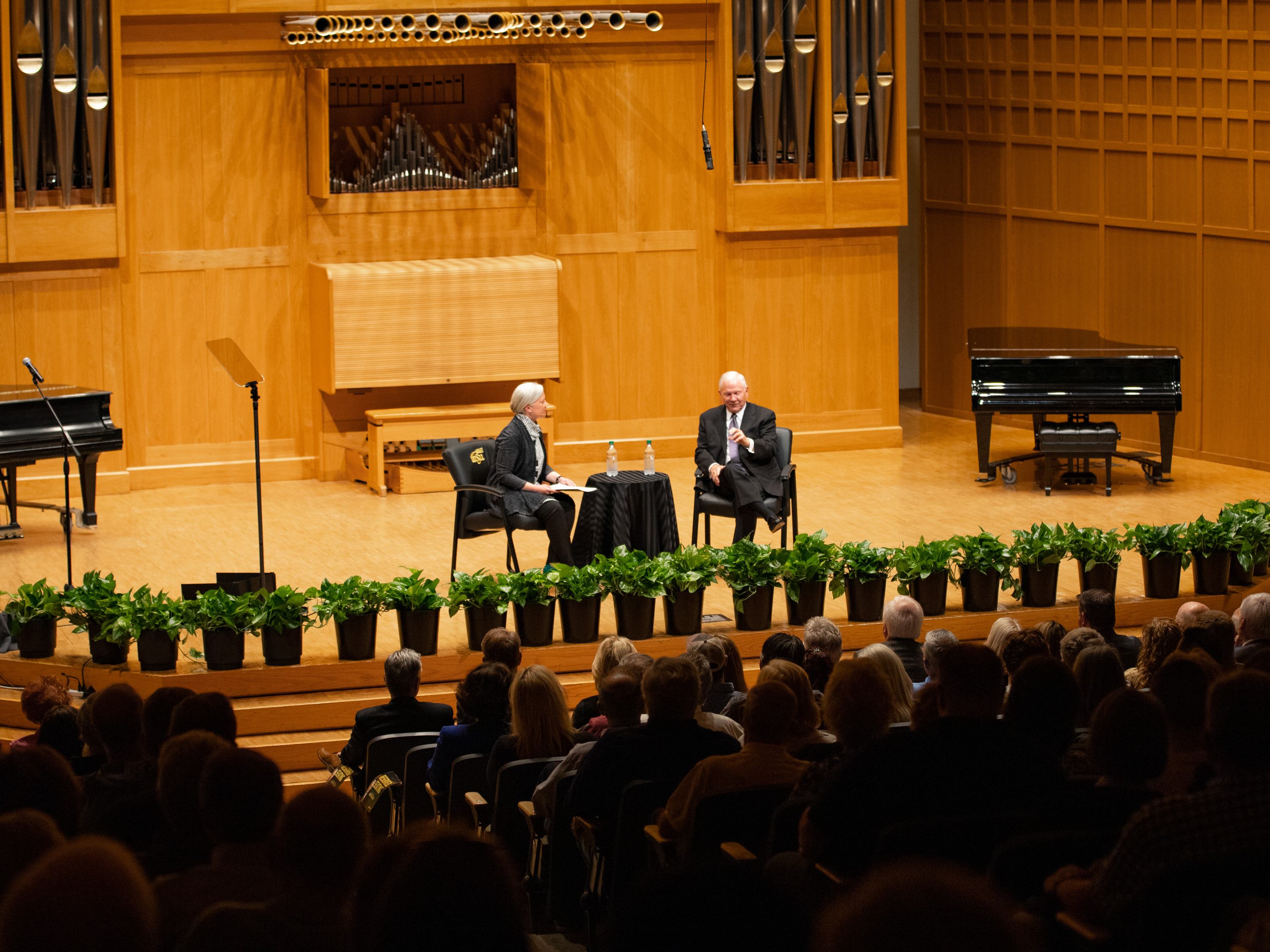 Former U.S. Secretary of State Robert Gates with moderator Dr. Kimberly Engber in 2022