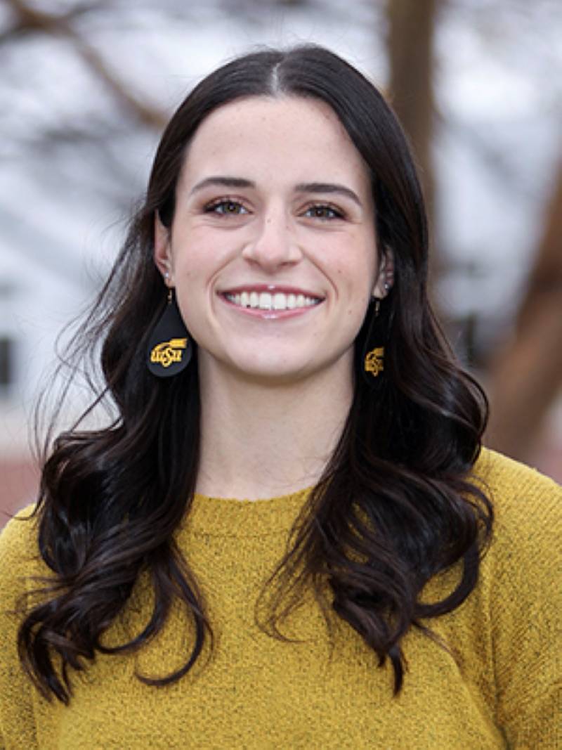 Lauren's headshot