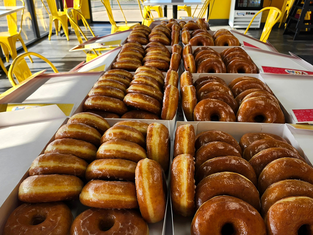 Mena's Donuts