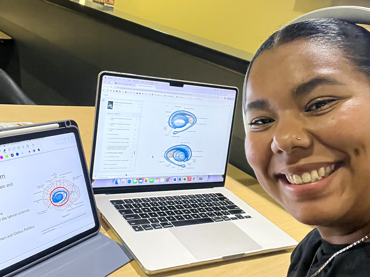 Analiz Rivas during a study session.