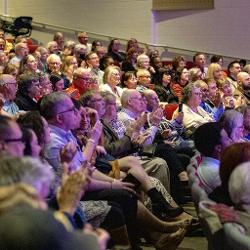 Barton Speakers Series audience applauds O'Donnell.