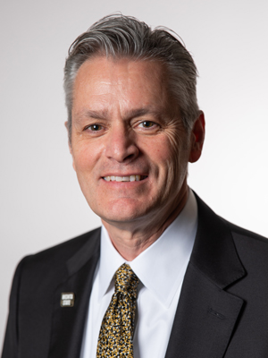 Headshot of WSU President Richard Muma