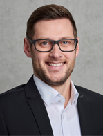 headshot of Lukas Sumereder