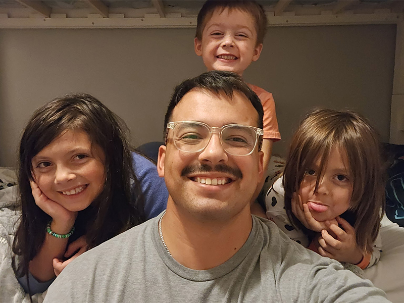 Photo of Elias Brownlee with their 3 children
