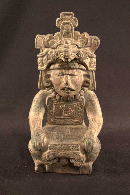 Effigy urn