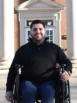 Picture of Antonio Hernandez in front of Jardine Hall