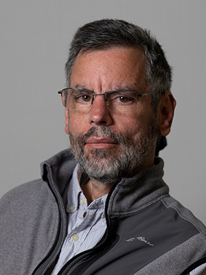 Nils Hakansson headshot