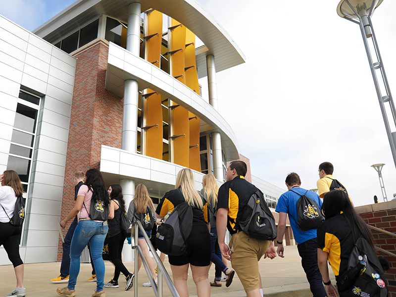 Shockers participate in new student orientation