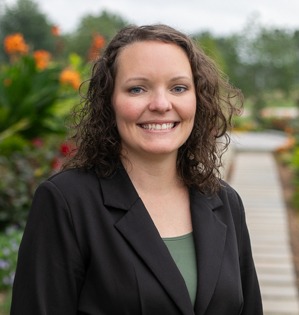 Photo of Sarah Mathews