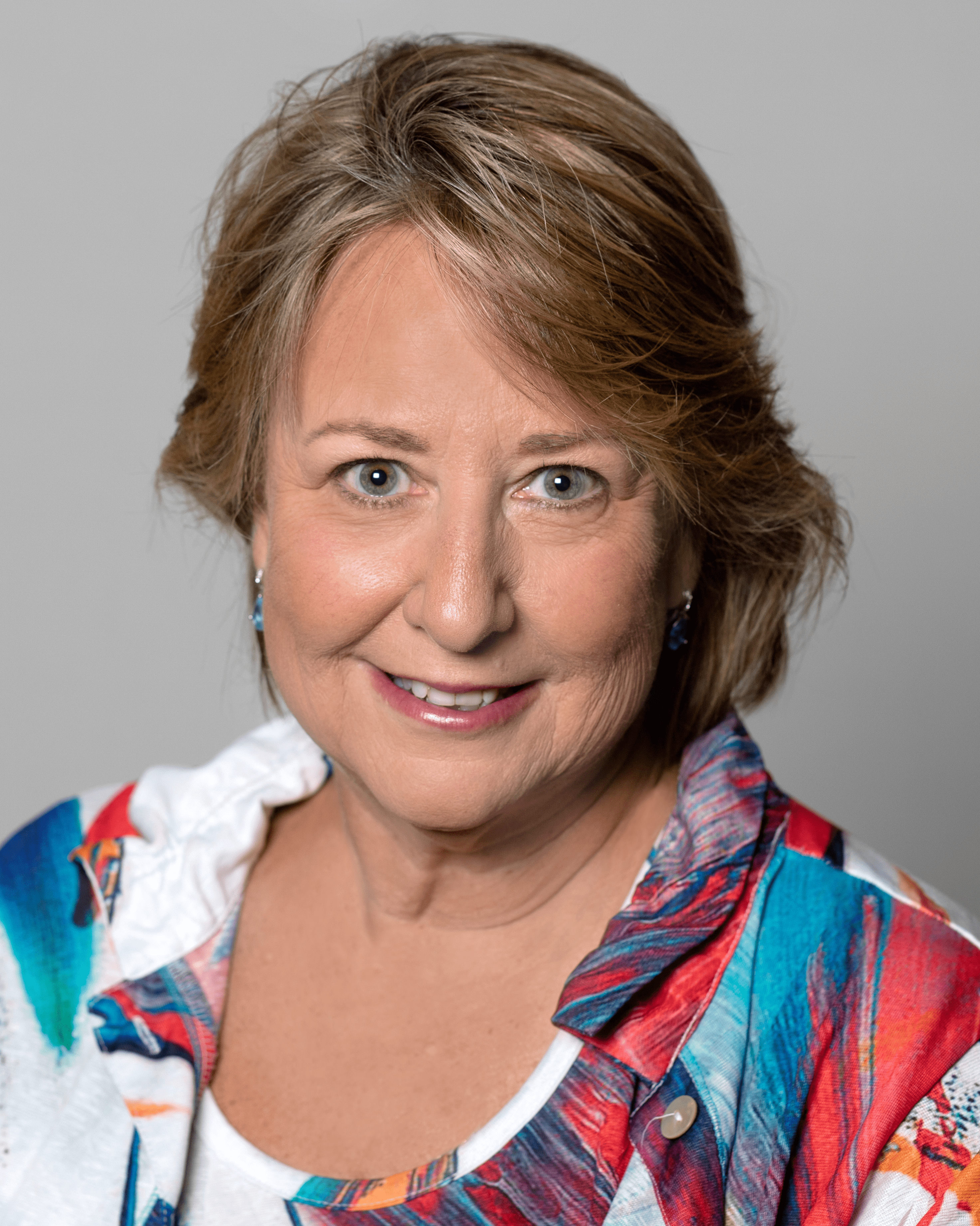 Dr. Teri Hall headshot