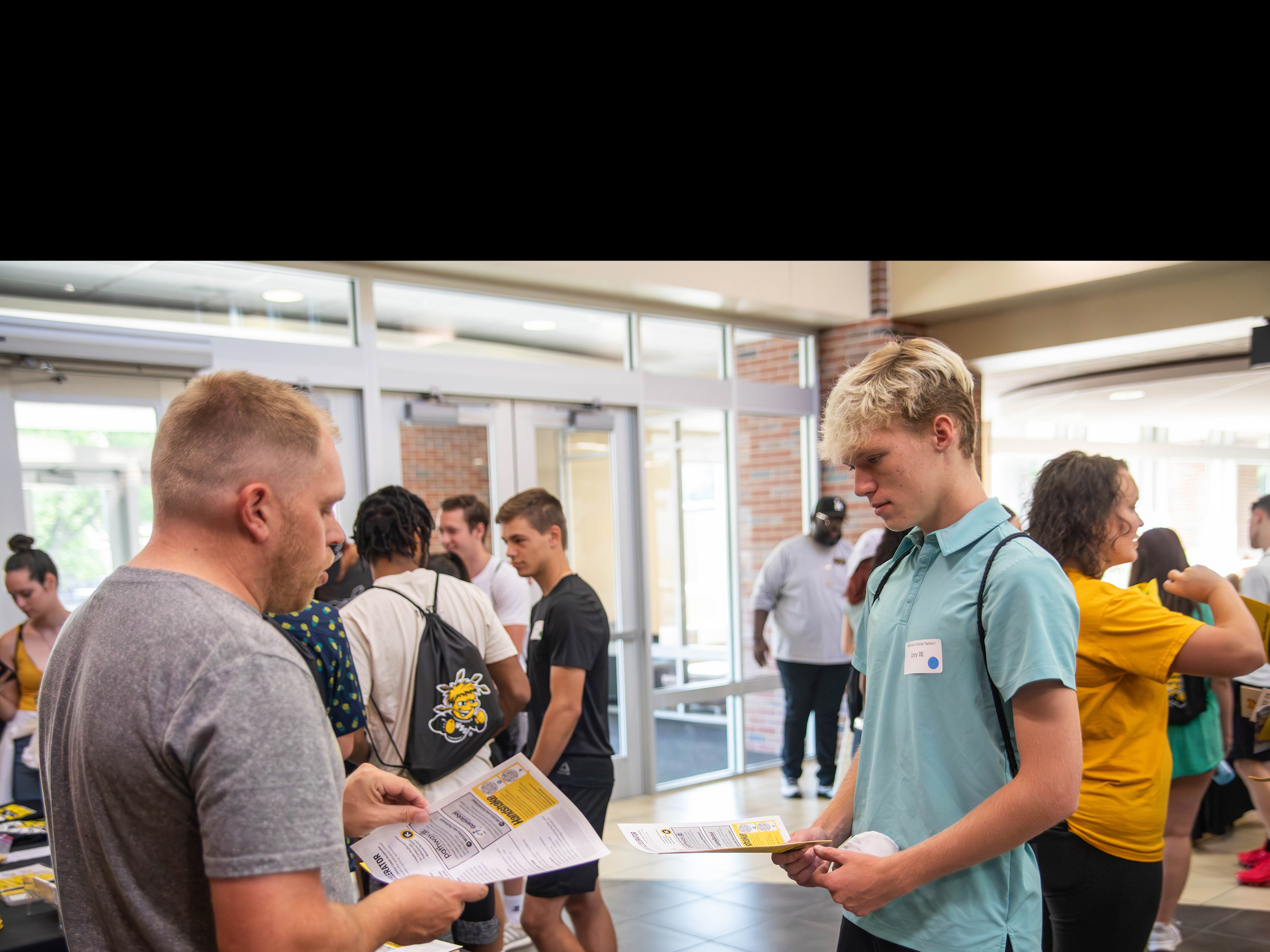 Image of Mark Bengston tabling at freshman orientation