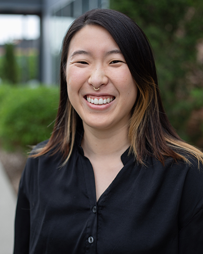 Headshot of Janis Hwang