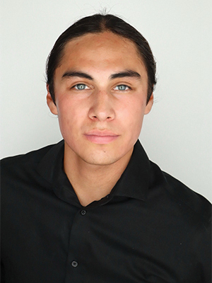 Professional headshot example of Jerynce.